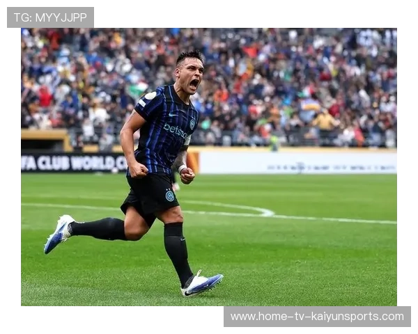 劳塔罗禁区内接迪马尔科传中凌空侧钩，皮球直入球门死角